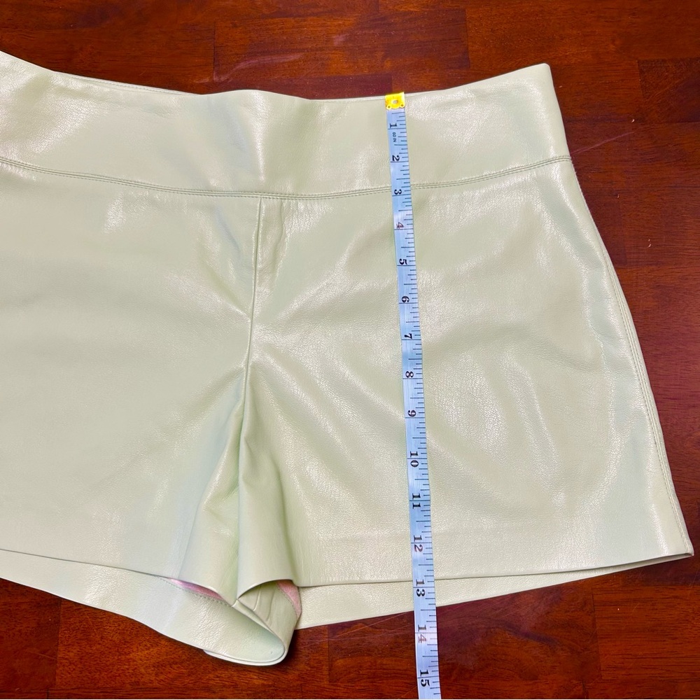 Alice + Olivia Faux Leather Green High-Waisted Shorts Size 10 - Picture 9 of 14